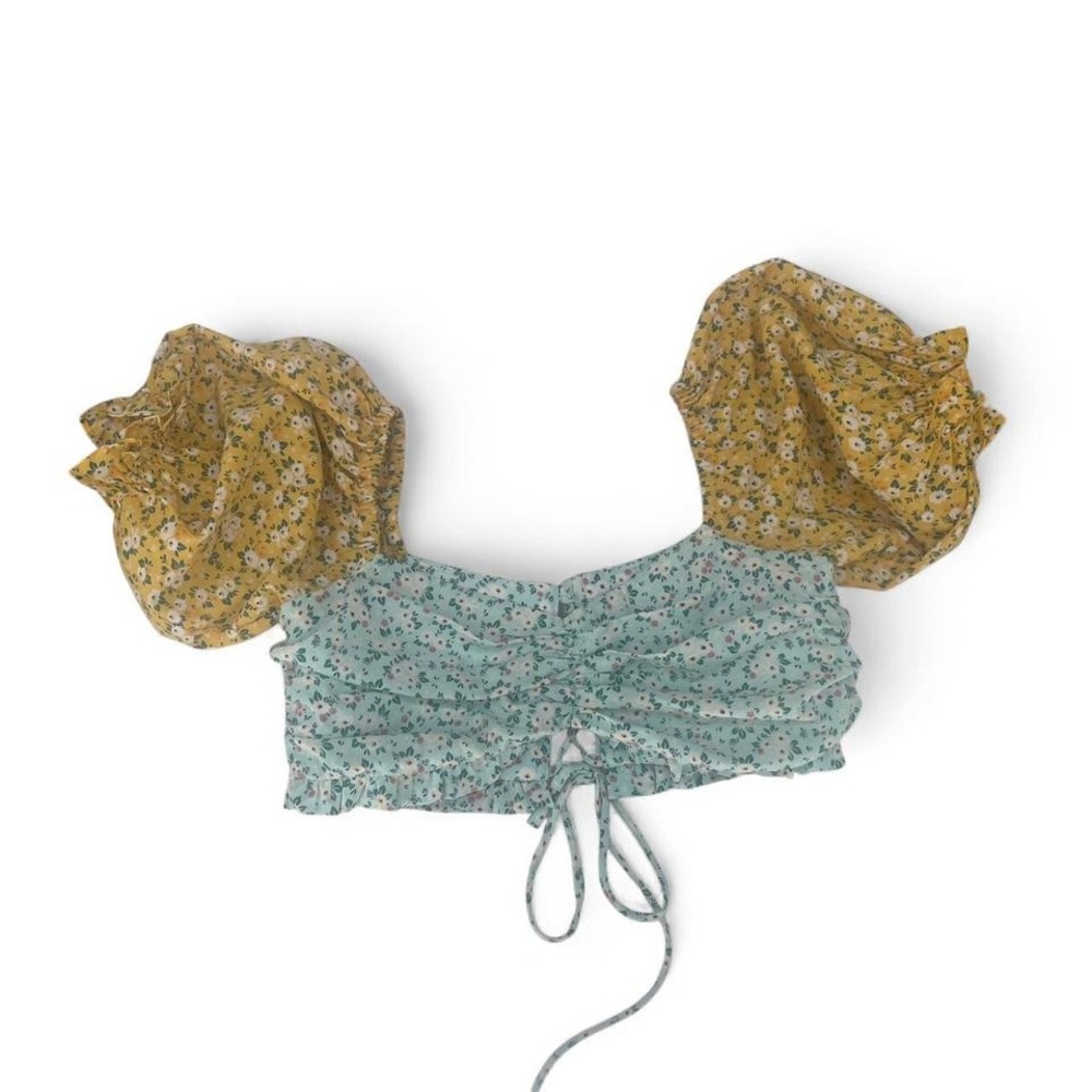 Adeirlina crop‎ top